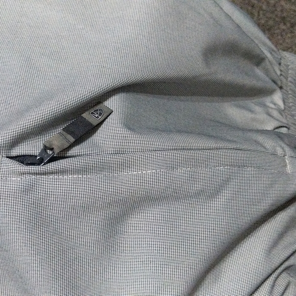 Nike Grey & Black Golf Vest with Zip Pockets - Picture 4 of 5